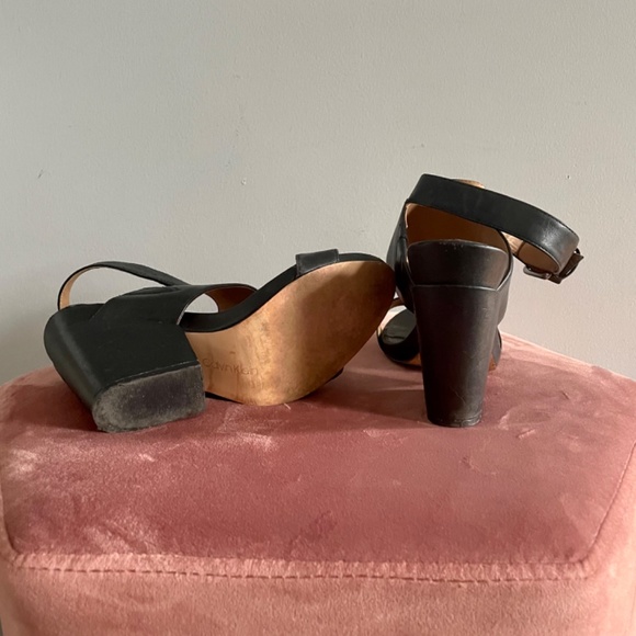 Calvin Klein Block Heel - Picture 2 of 2